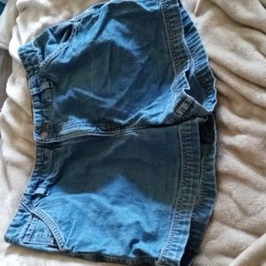 Levi Mom Shorts